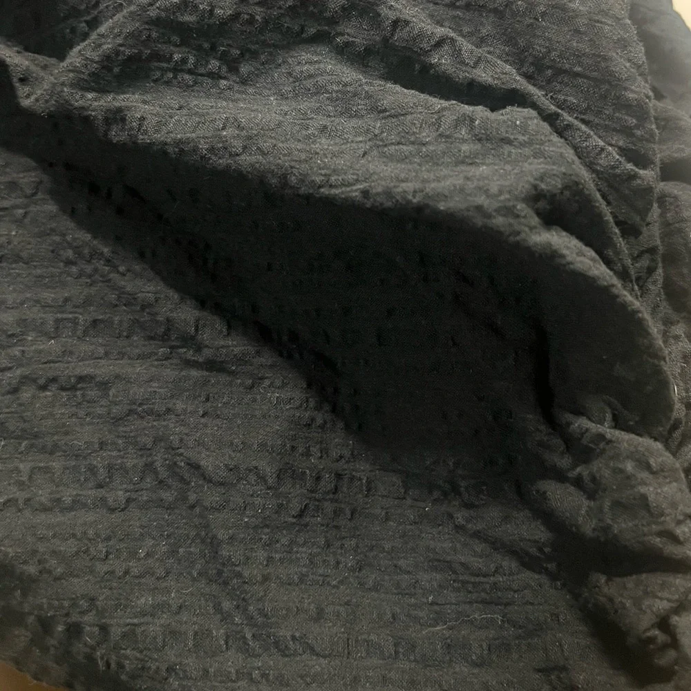 Abercrombie & Fitch NWOT black puff sleeve cropped lace collar blouse